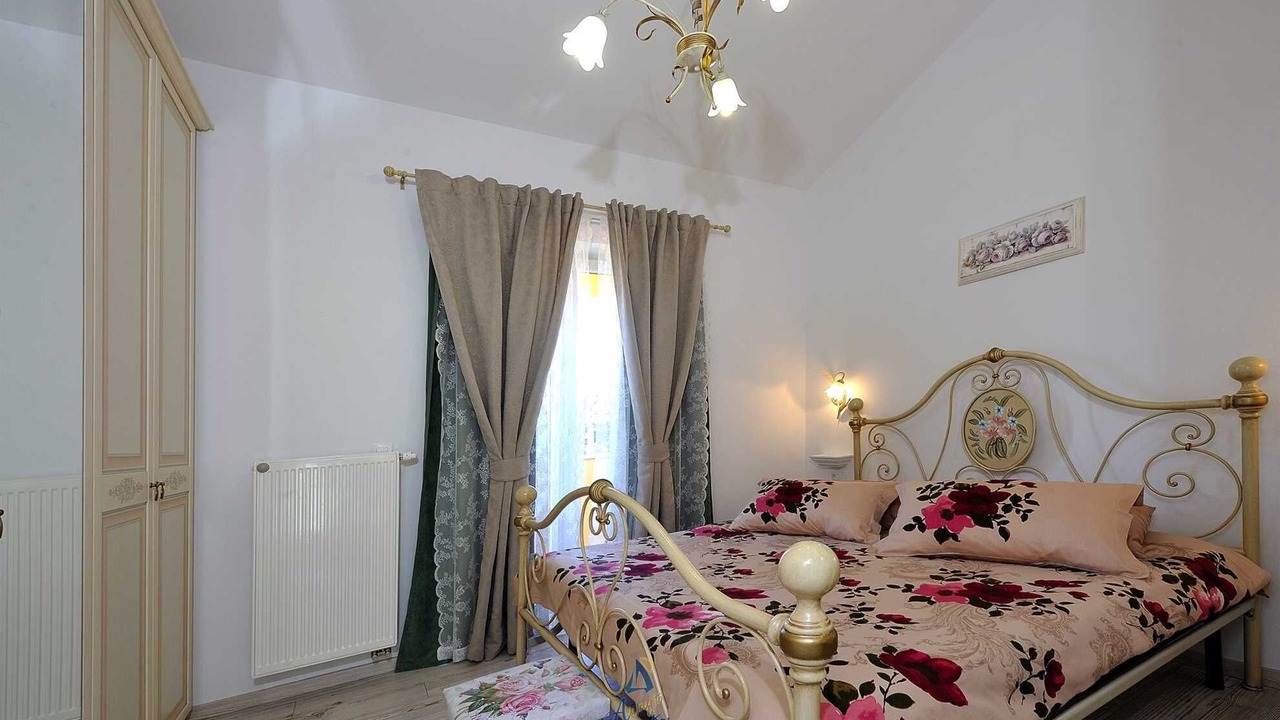 Photo of Bedroom in Pobri