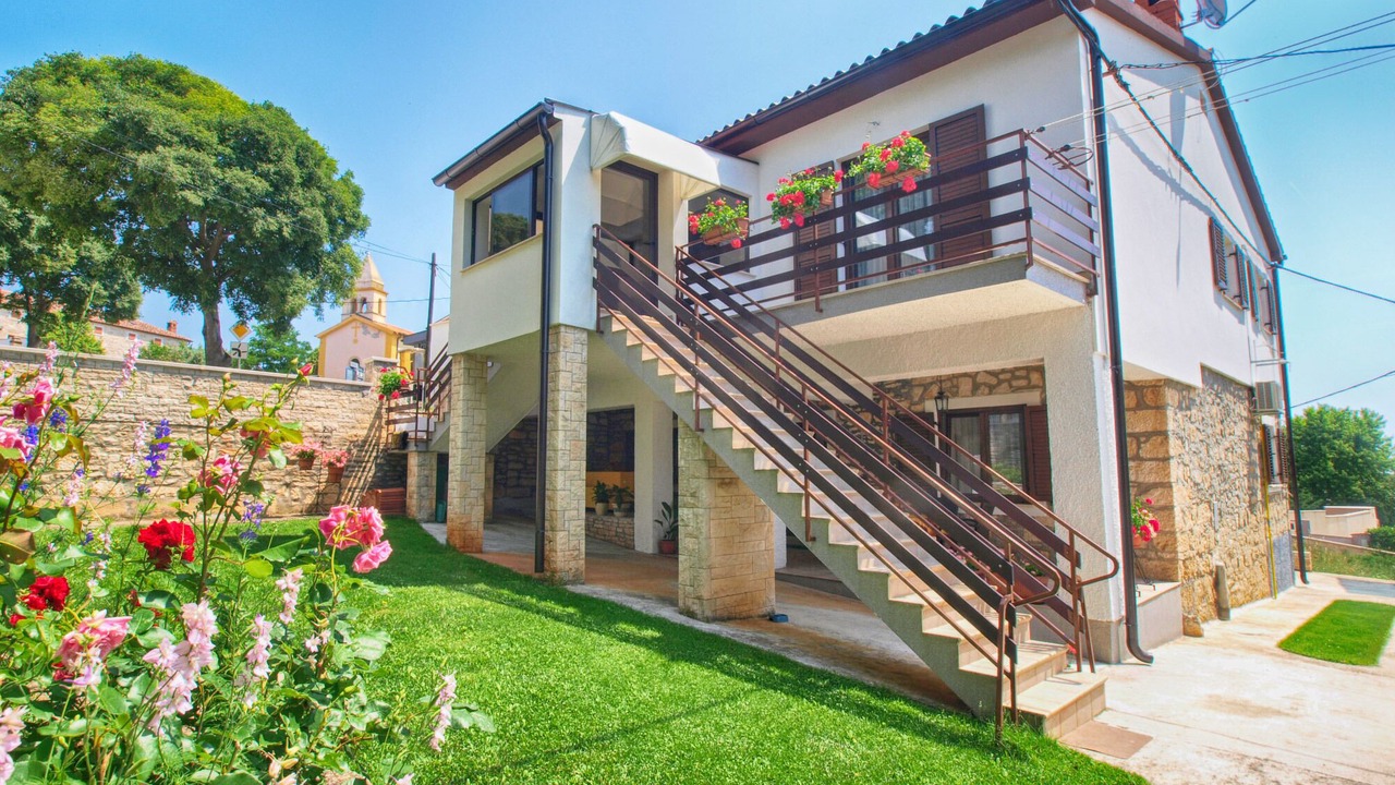 Photo of Outdoor in Liznjan