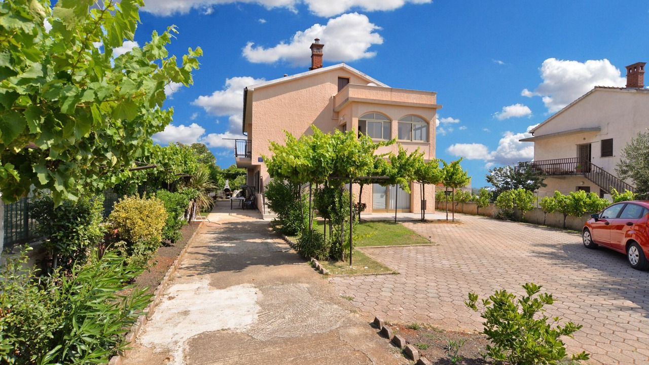 Photo of Outdoor in Liznjan