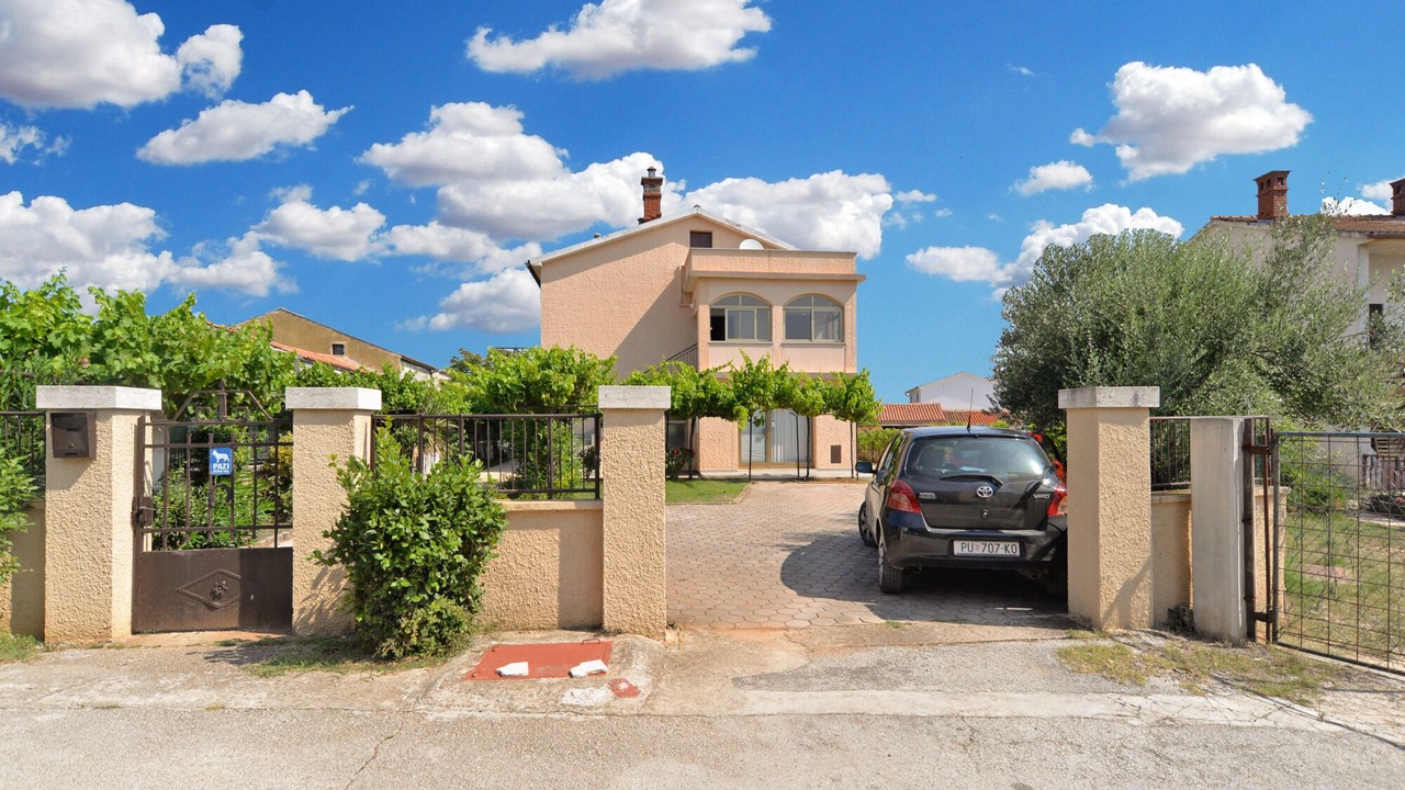 Photo of Outdoor in Liznjan