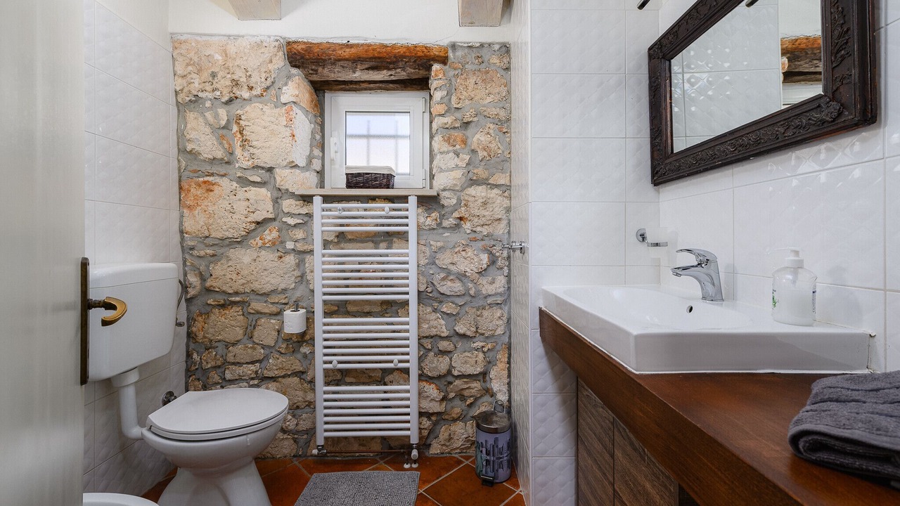 Photo of Bathroom in Fuskulin