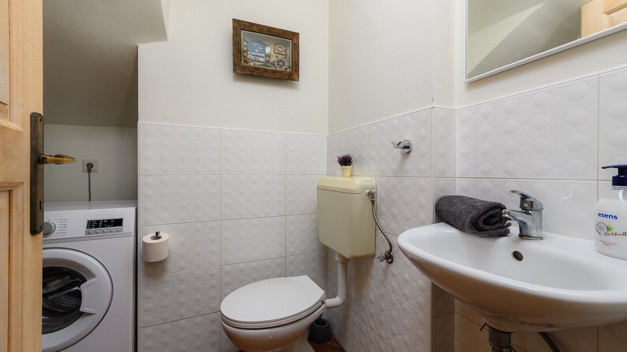 Photo of Bathroom in Fuskulin