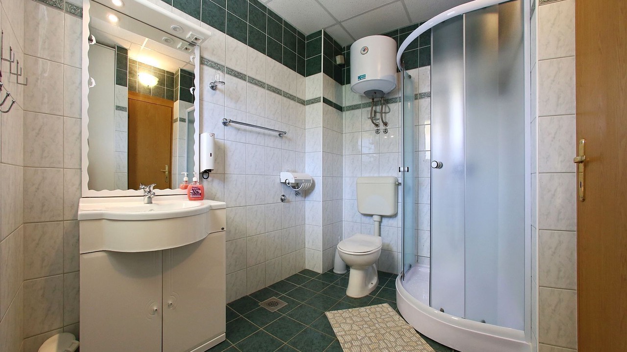 Photo of Bathroom in Tkon