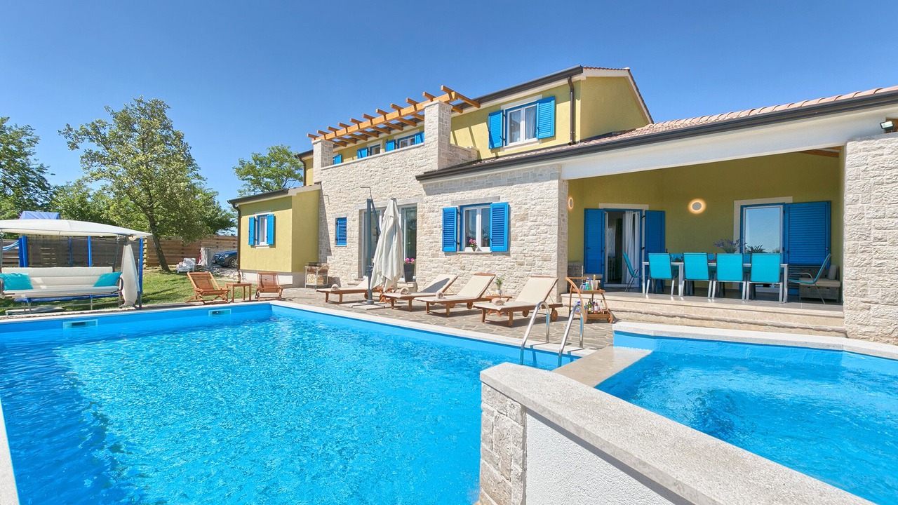 Photo of Outdoor in Muzini