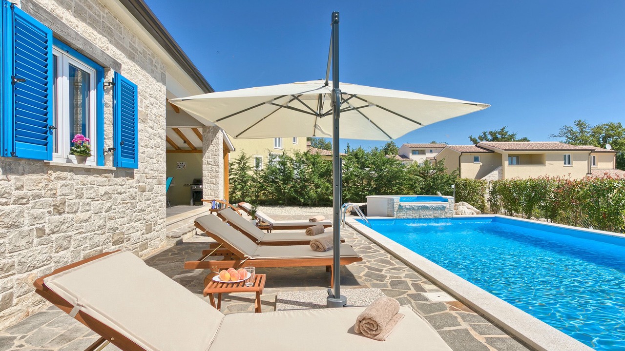 Photo of Outdoor in Muzini