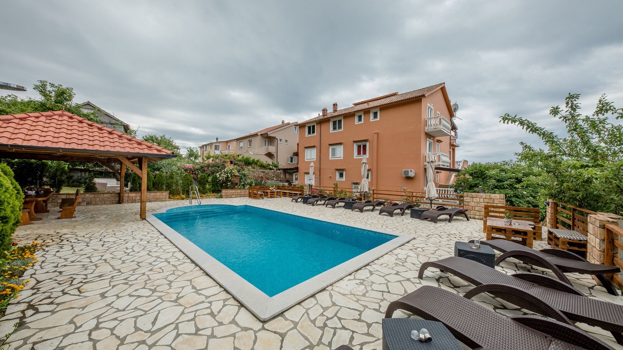Photo of Outdoor in Mundanije