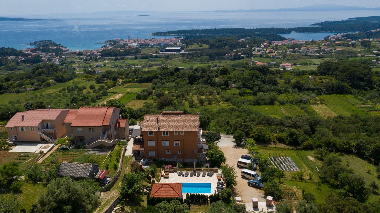 Photo of Outdoor in Mundanije