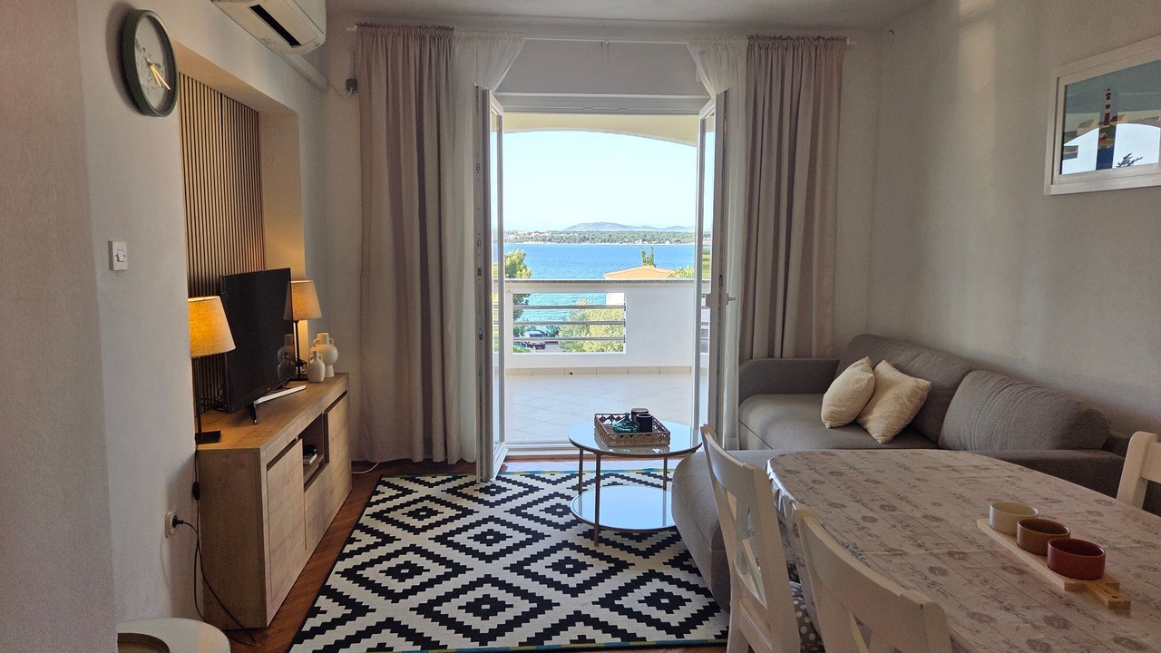Photo of Livingroom in Tkon