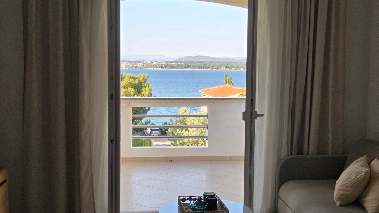 Photo of Livingroom in Tkon