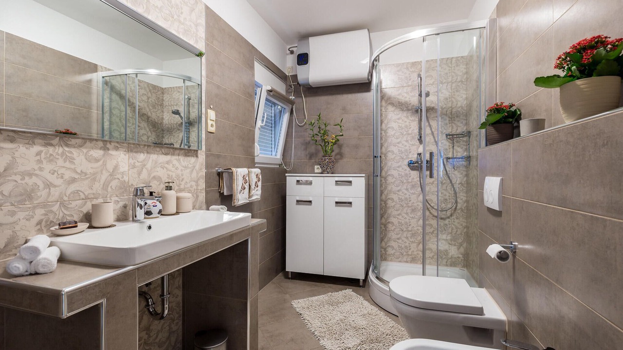 Photo of Bathroom in Sarsoni