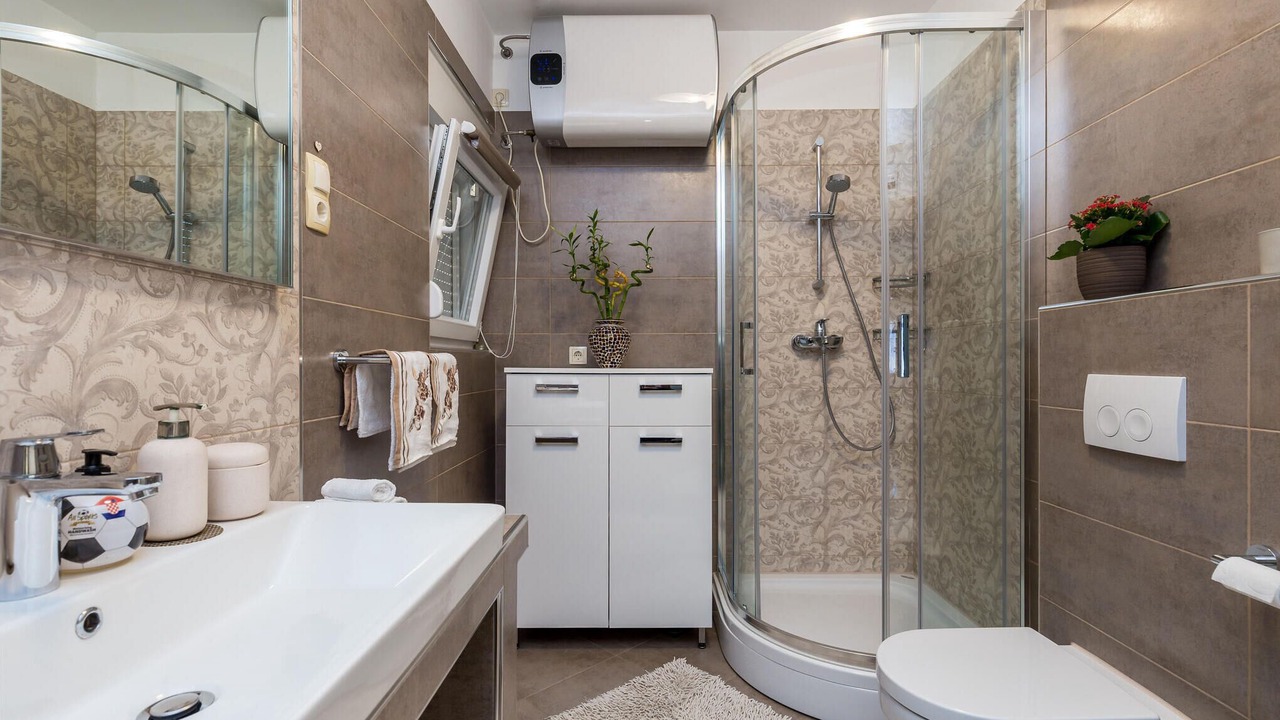 Photo of Bathroom in Sarsoni