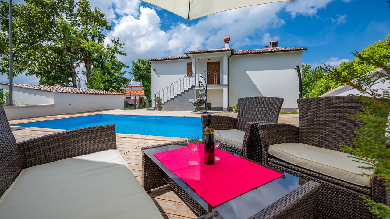 Photo of Outdoor in Lindar