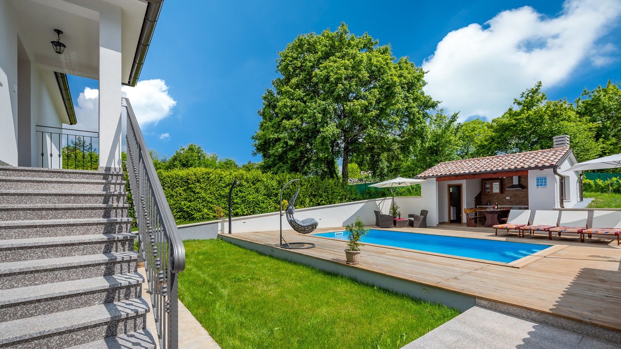 Photo of Outdoor in Lindar