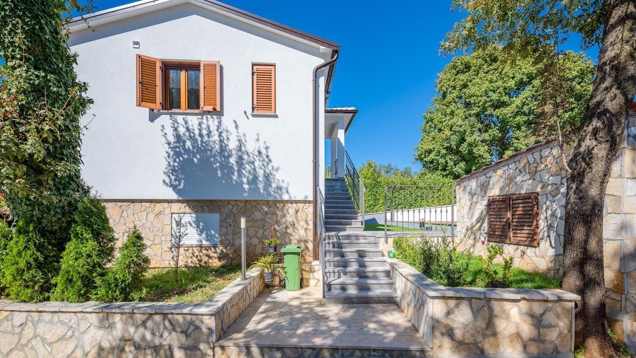 Photo of Outdoor in Lindar