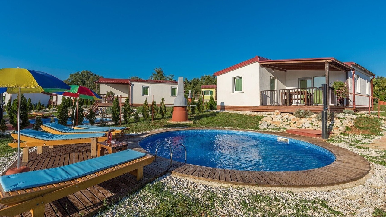 Photo of Outdoor in Tinjan