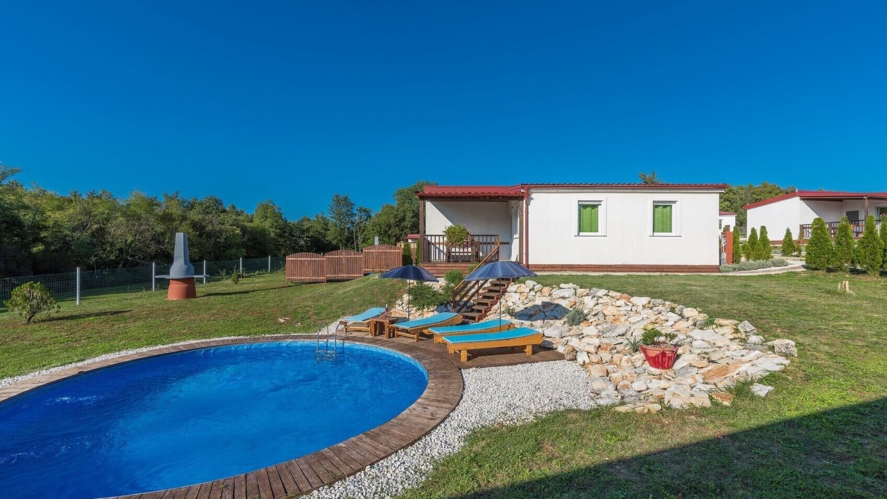 Photo of Outdoor in Tinjan