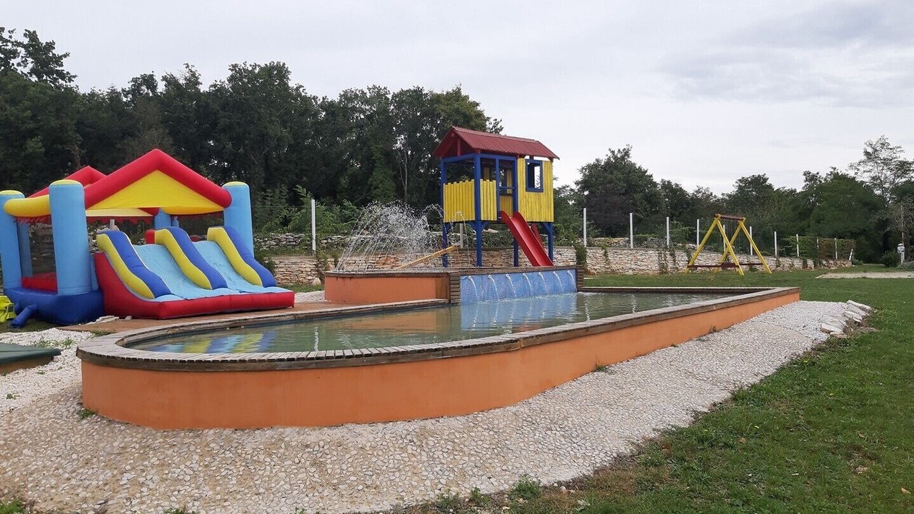 Photo of Others in Tinjan