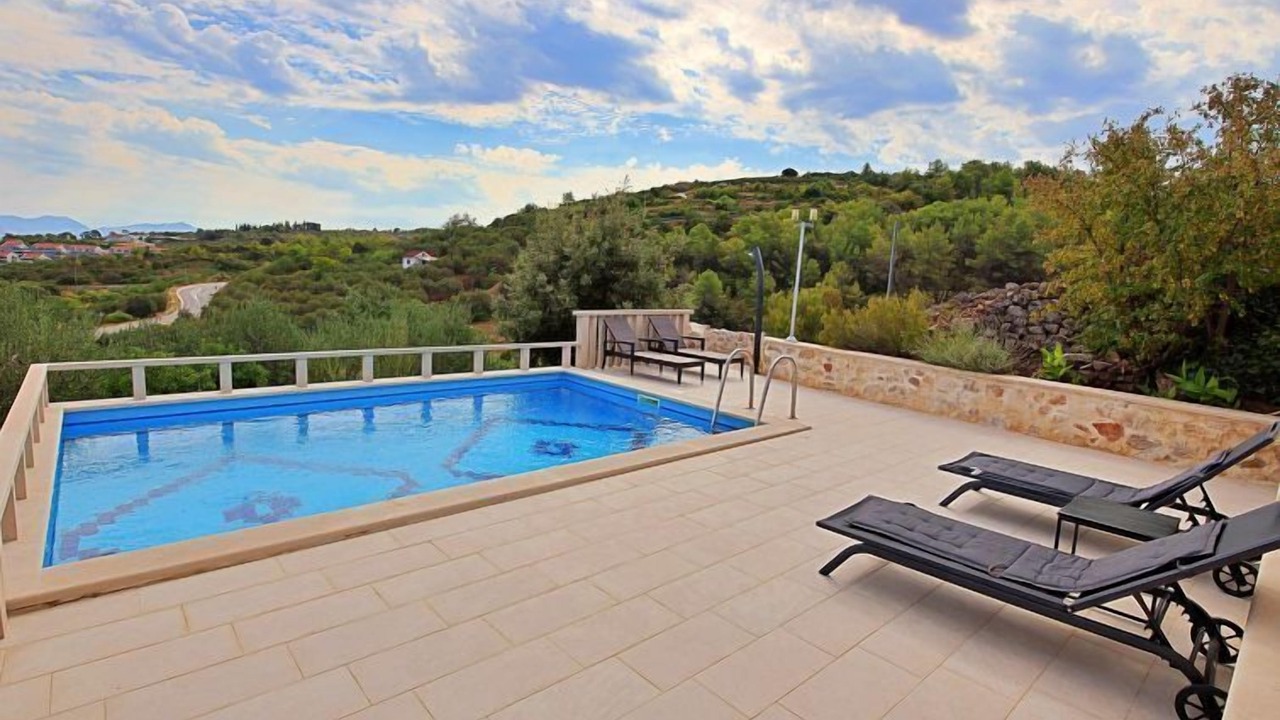 Photo of Outdoor in Sutivan