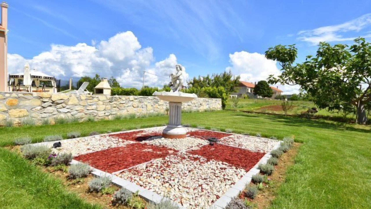 Photo of Outdoor in Tinj