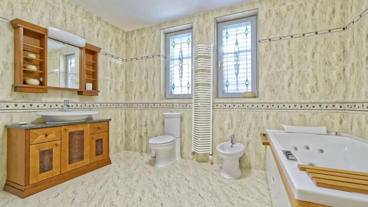 Photo of Bathroom in Obrs
