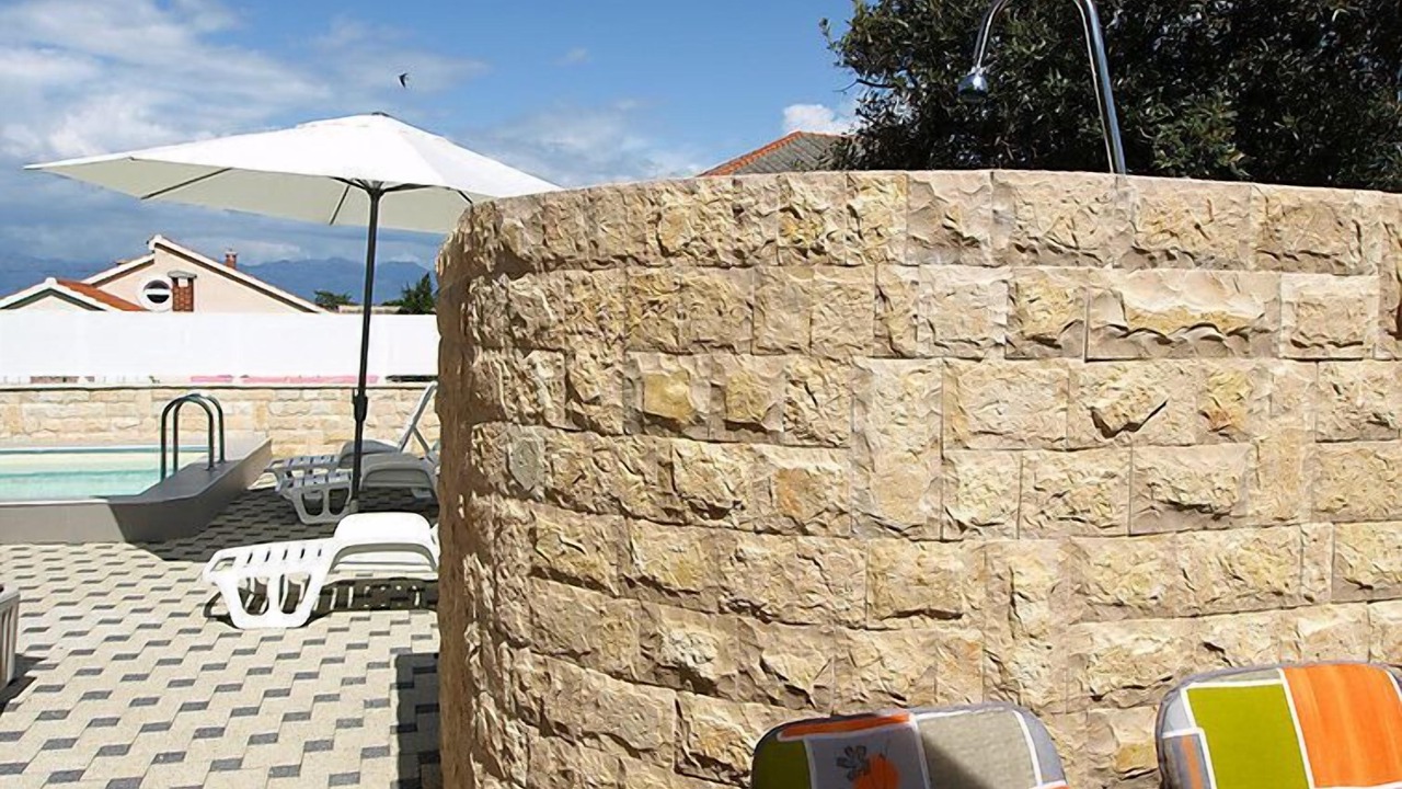 Photo of Outdoor in Nin