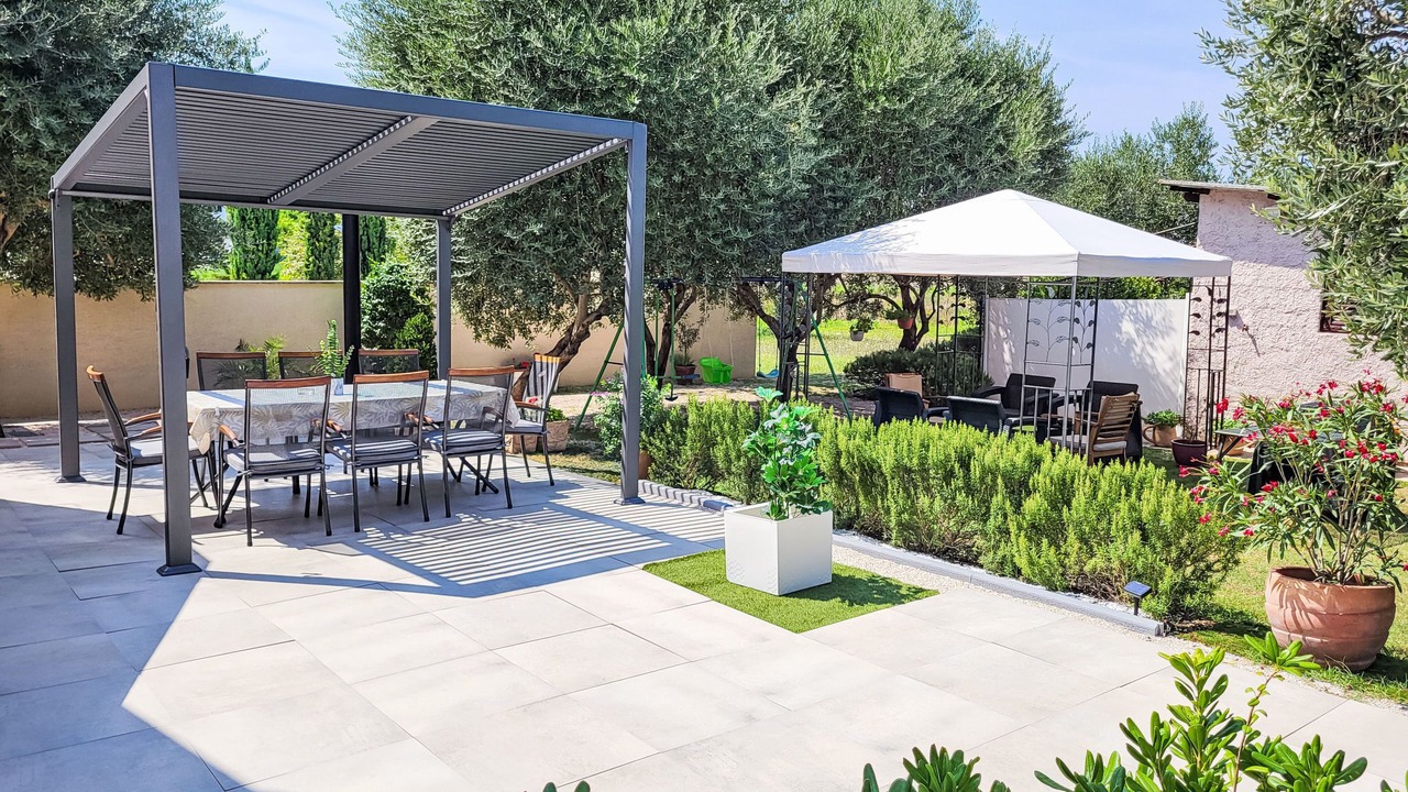 Photo of Outdoor in Petrcane