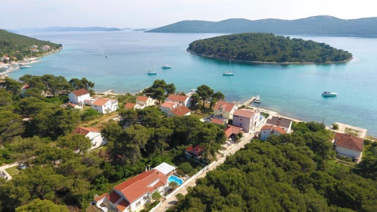 Photo of Others in Molat