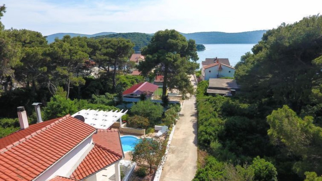 Photo of Others in Molat