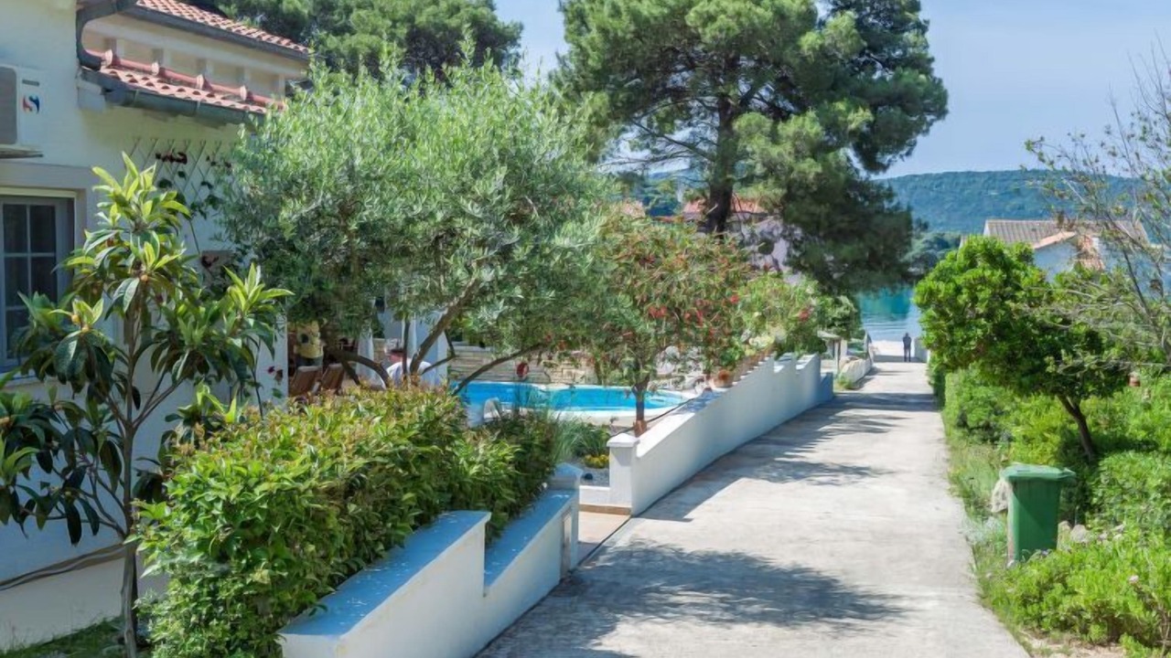 Photo of Others in Molat