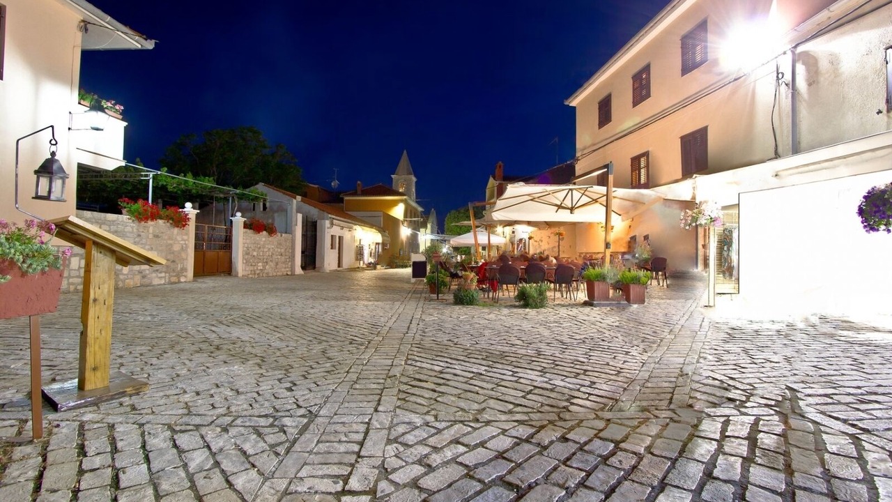 Photo of Outdoor in Nin