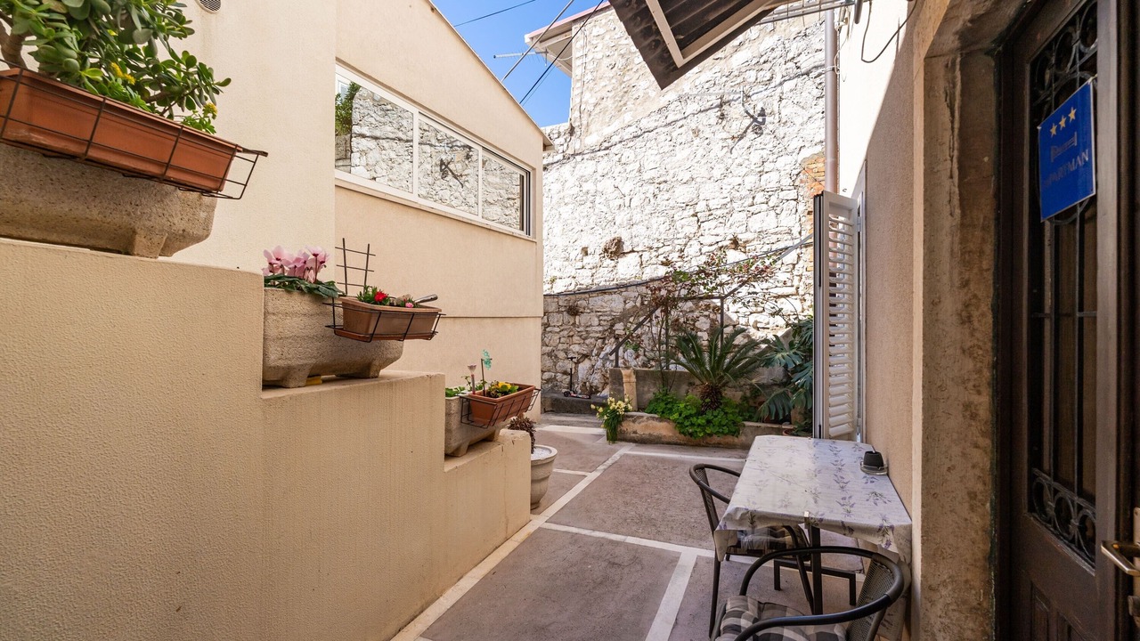 Photo of Outdoor in Gruz