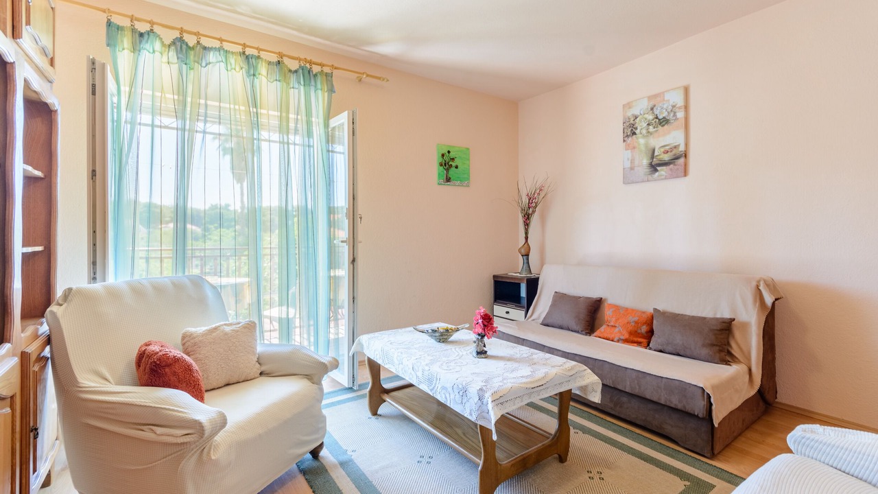 Photo of Livingroom in Mirce