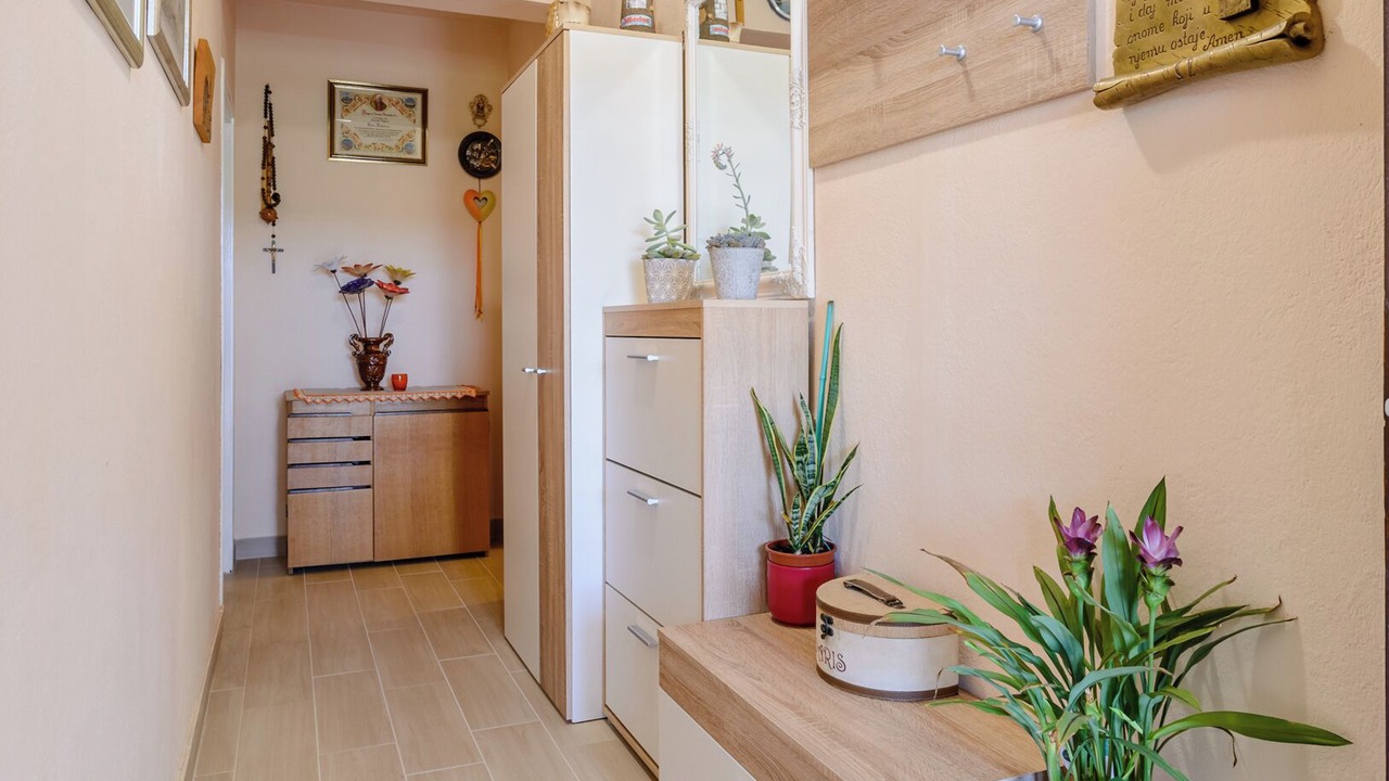 Photo of Livingroom in Mirce