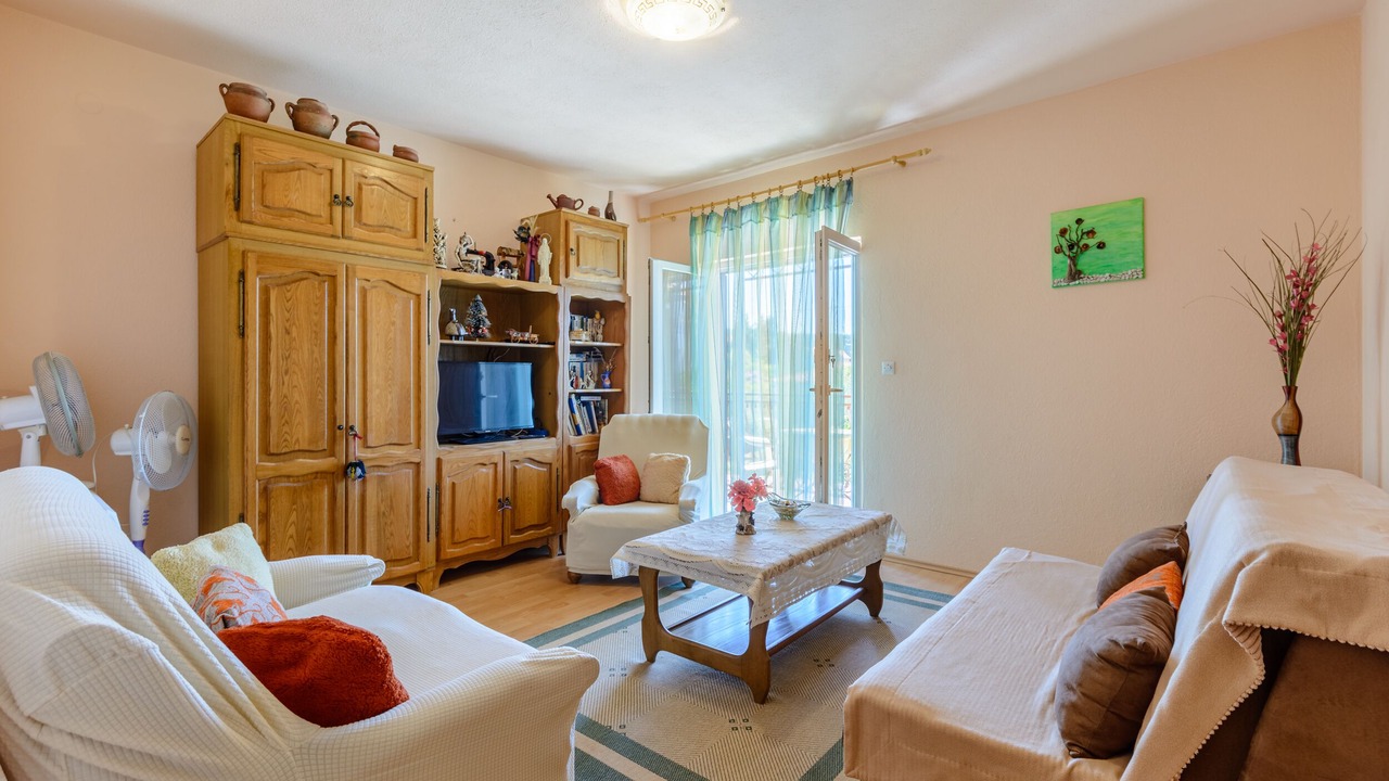 Photo of Livingroom in Mirce