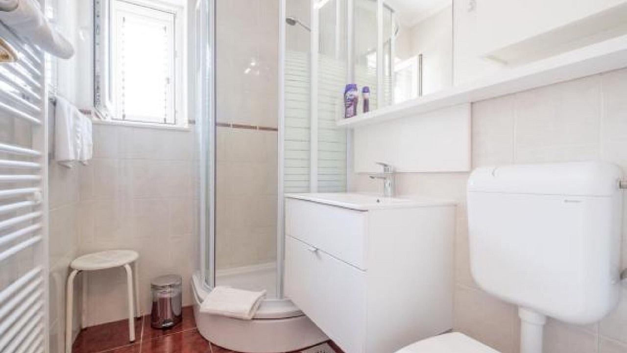 Photo of Bathroom in Plat