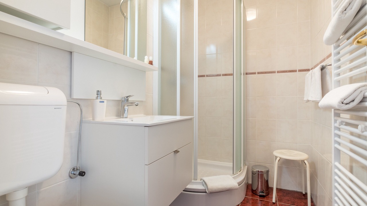 Photo of Bathroom in Plat