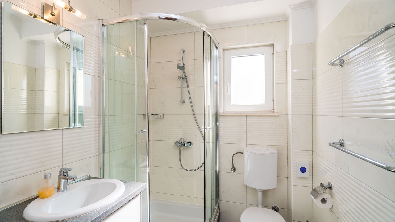 Photo of Bathroom in Plat
