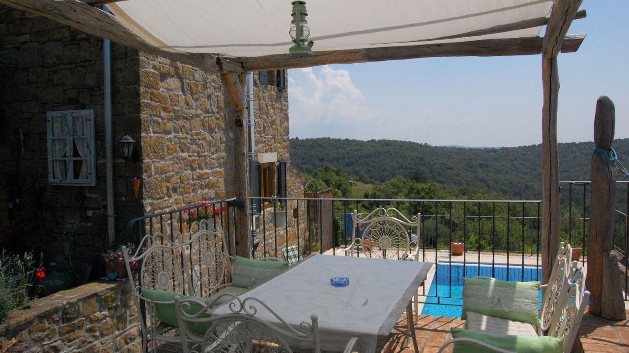 Photo of Outdoor in Bric