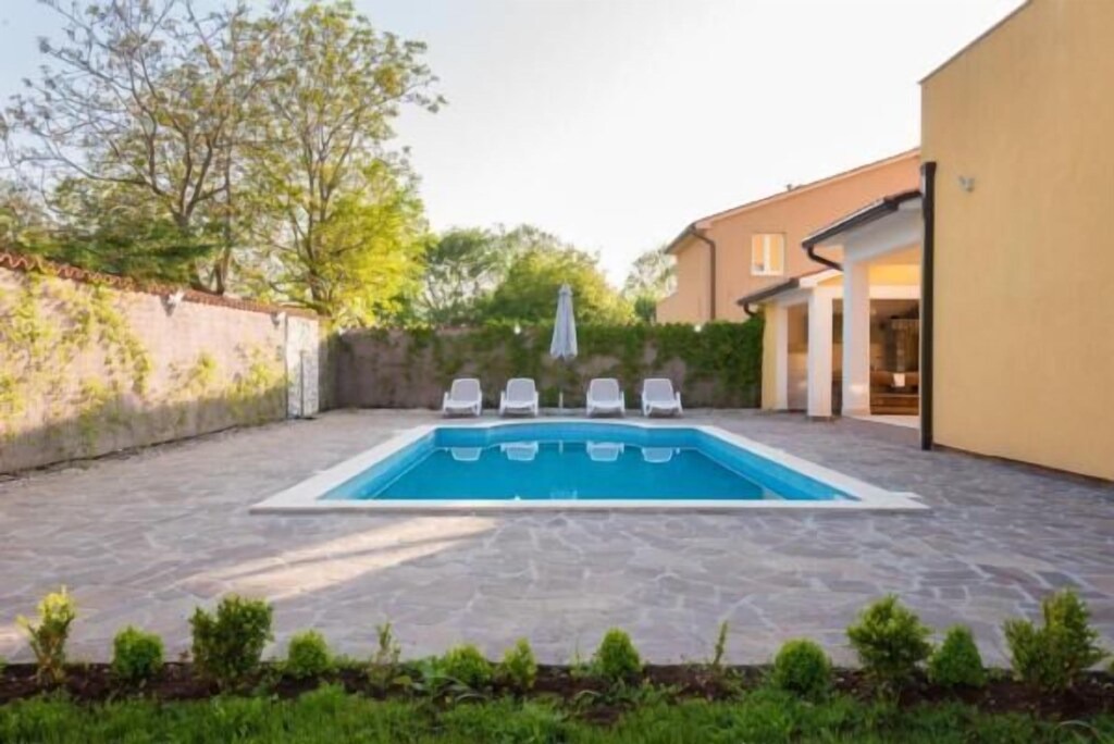 Photo of Outdoor in Topid