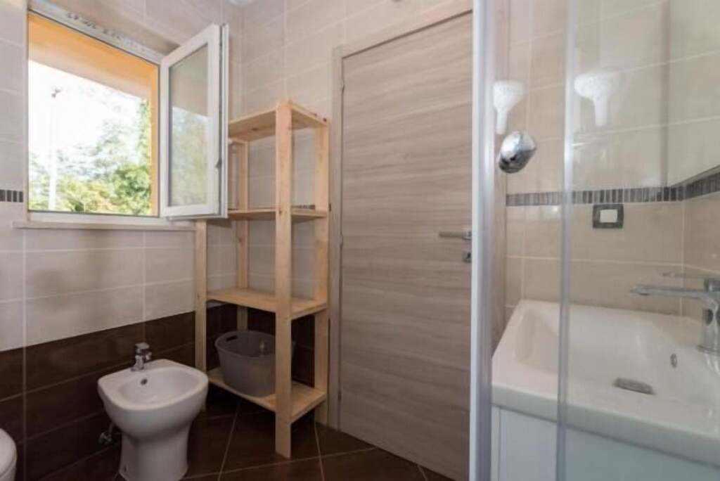 Photo of Bathroom in Topid