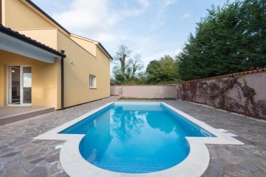 Photo of Outdoor in Topid
