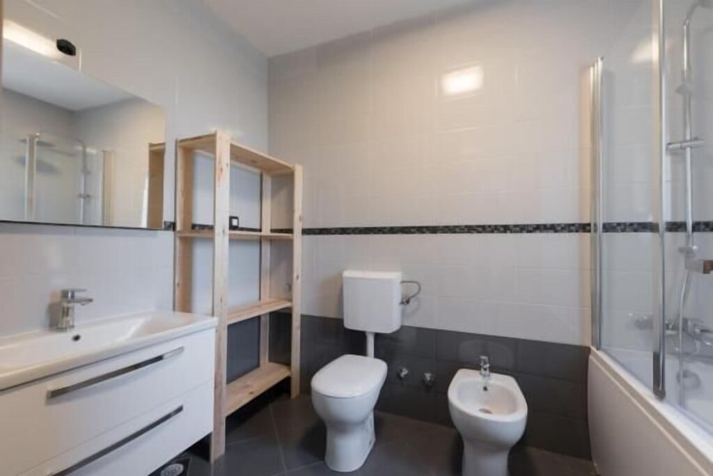 Photo of Bathroom in Topid