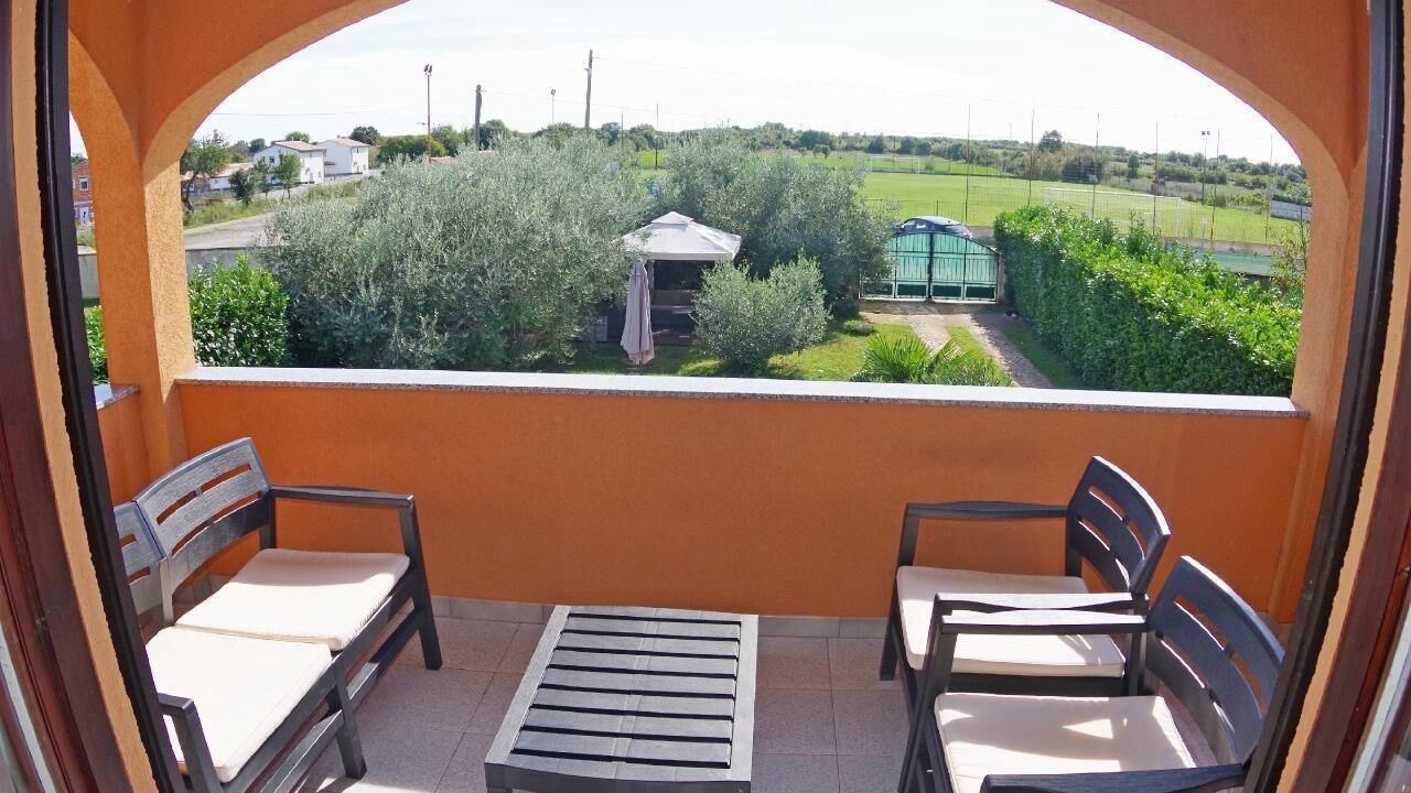 Photo of Patio Balcony in Sisan