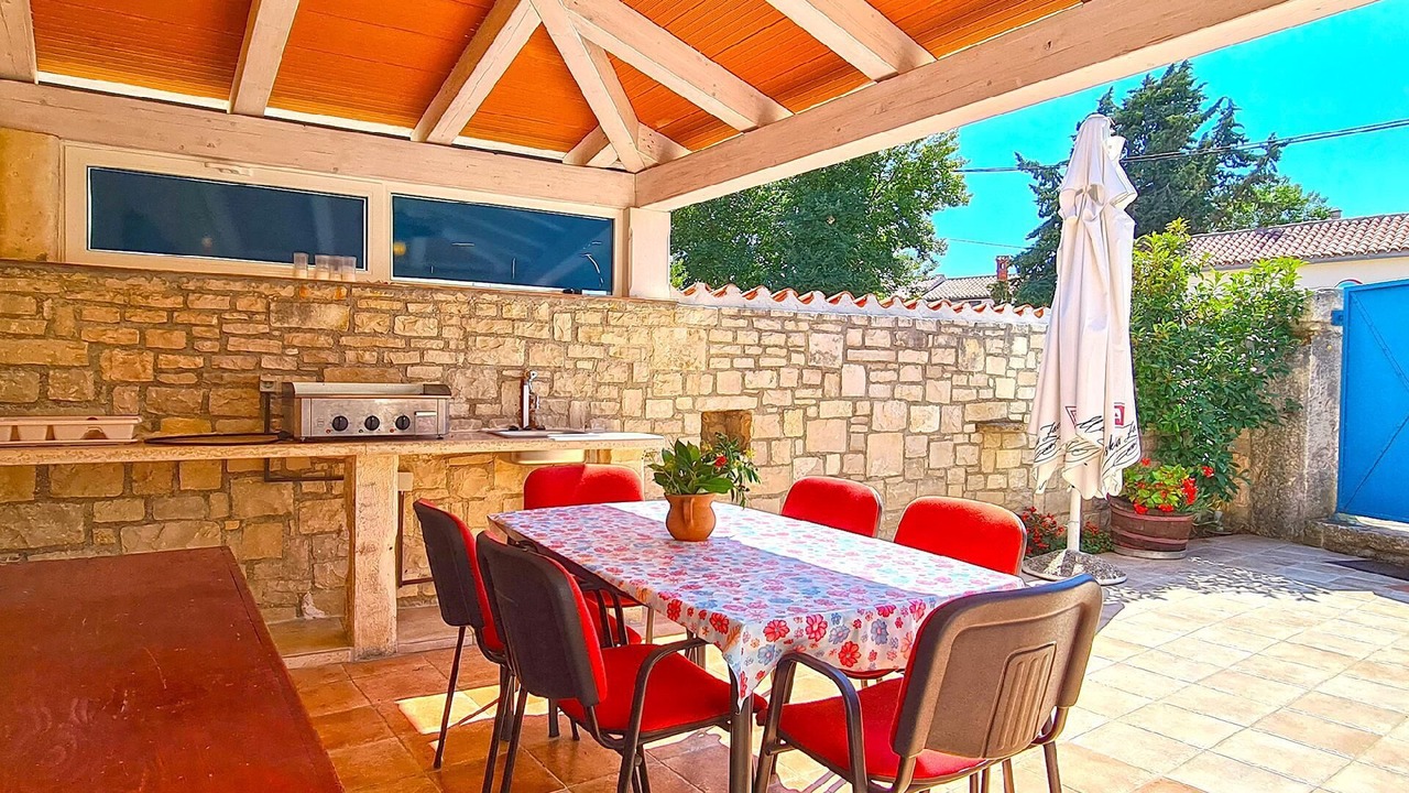 Photo of Outdoor in Kavran