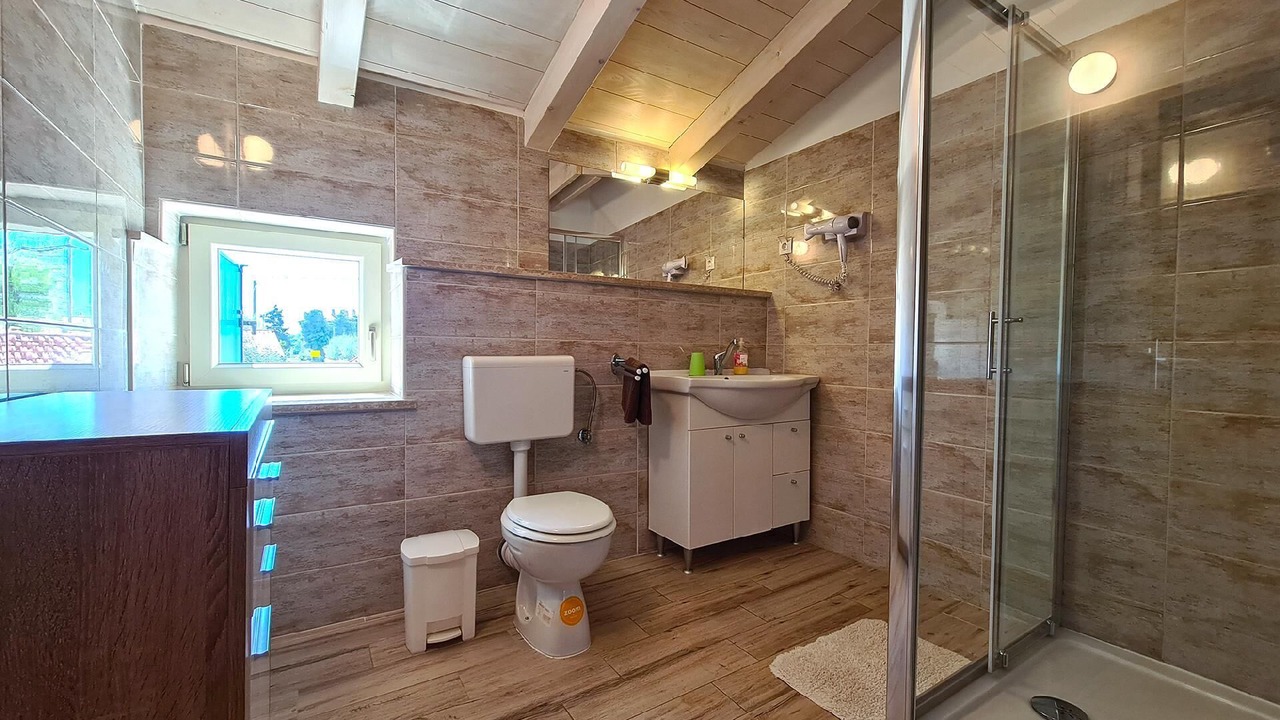 Photo of Bathroom in Kavran