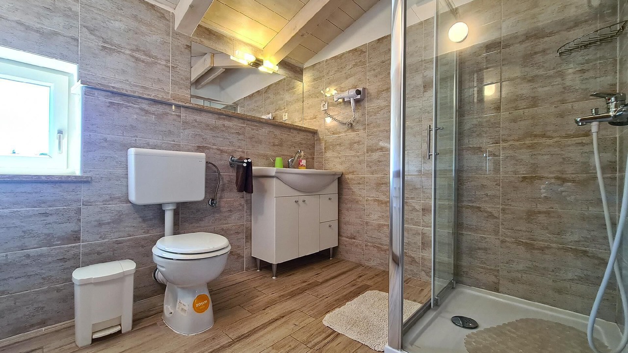 Photo of Bathroom in Kavran