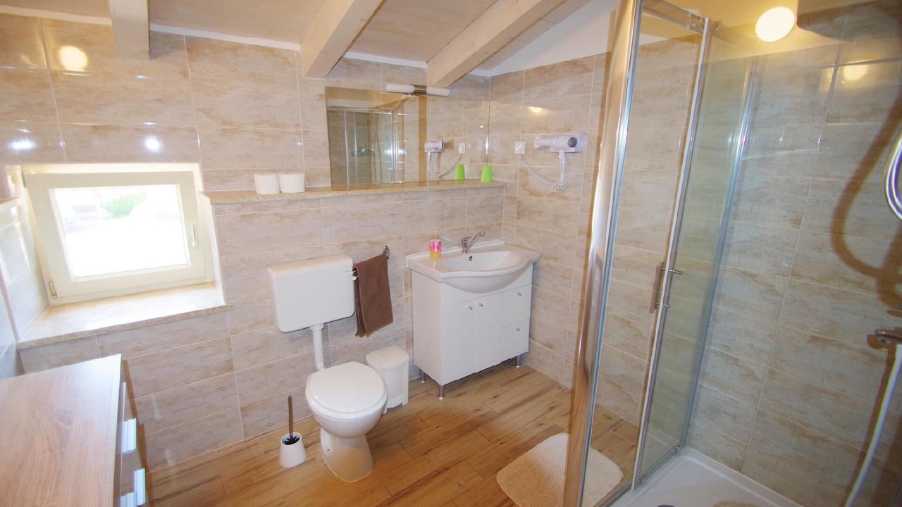 Photo of Bathroom in Kavran