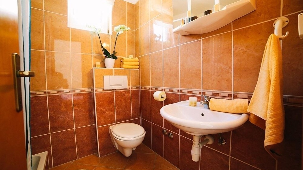 Photo of Bathroom in Duce