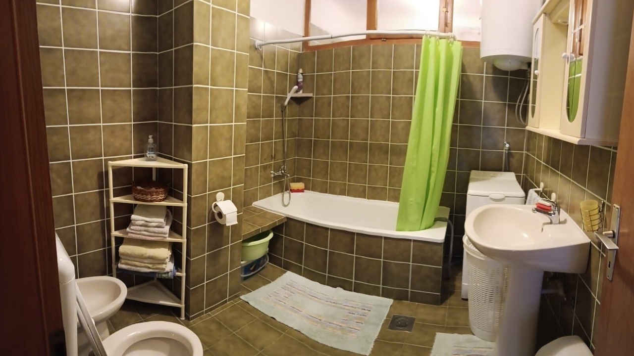 Photo of Bathroom in Kali