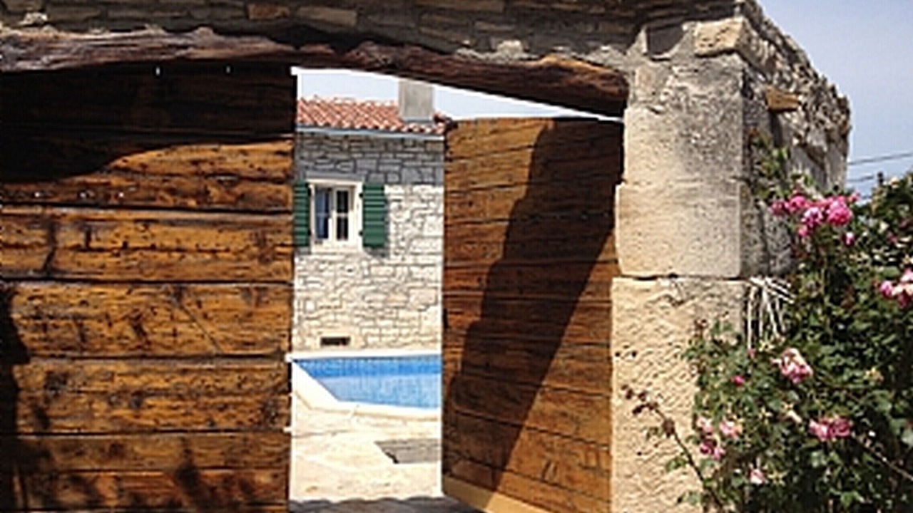Photo of Outdoor in Tinjan